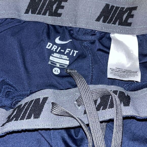 Nike 2 Tone UNC North Carolina Tar Heels  🏀 Basketball Work Out Gym Shorts XL - Picture 8 of 10